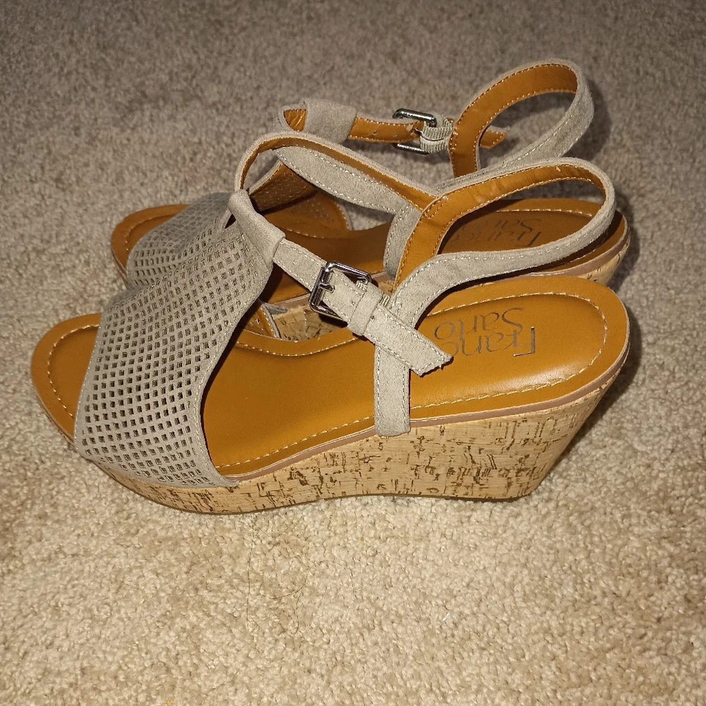 Franco Sarto Clinton 2 Taupe Wedge Sandals‎ 8M